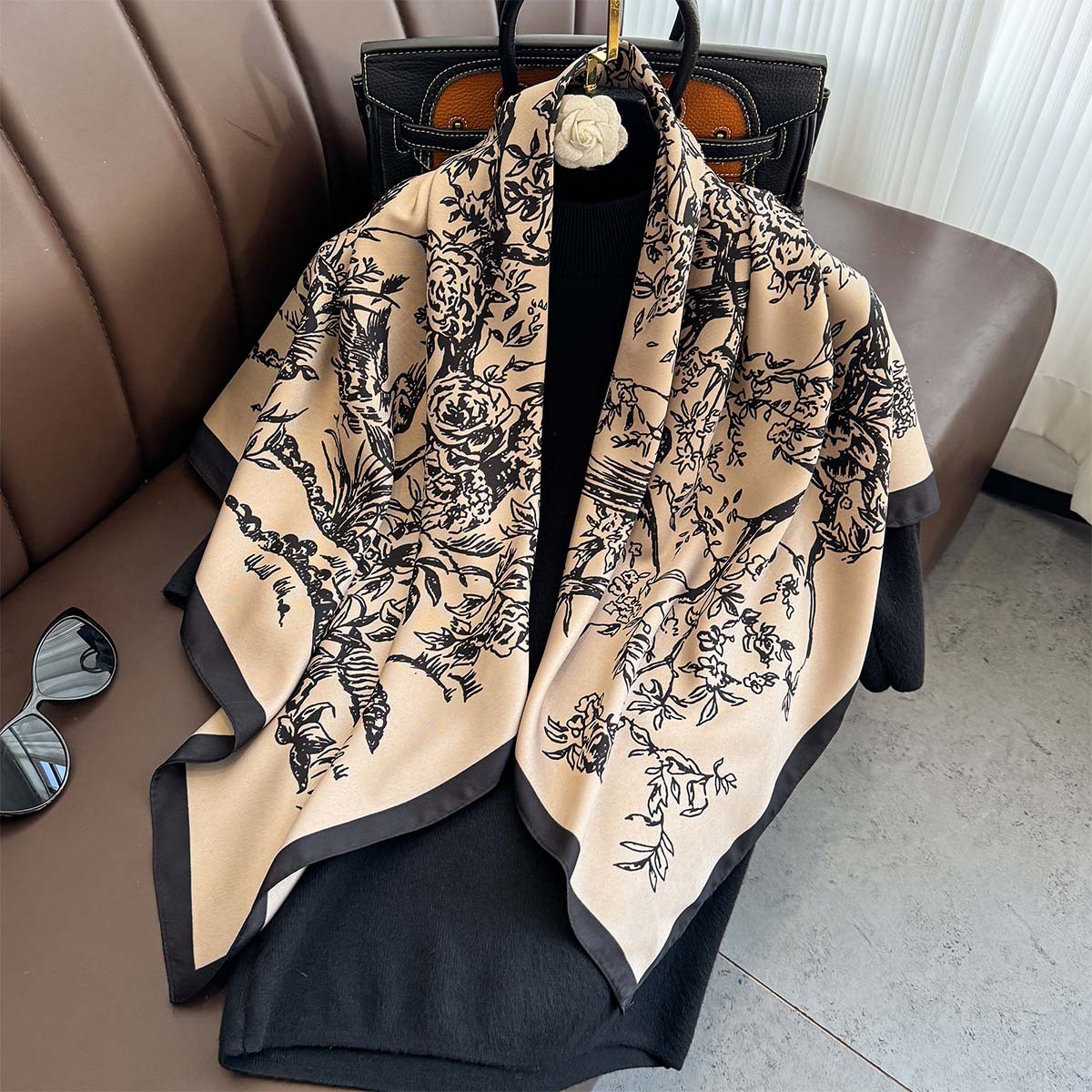 New Square Scarf French Retro  - đánh giá và giá Silk Scarf Square